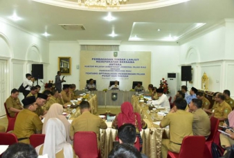 Bahas Optimalisasi Pajak, Gubri Duduk Semeja Dengan Bupati dan Wali Kota se Riau